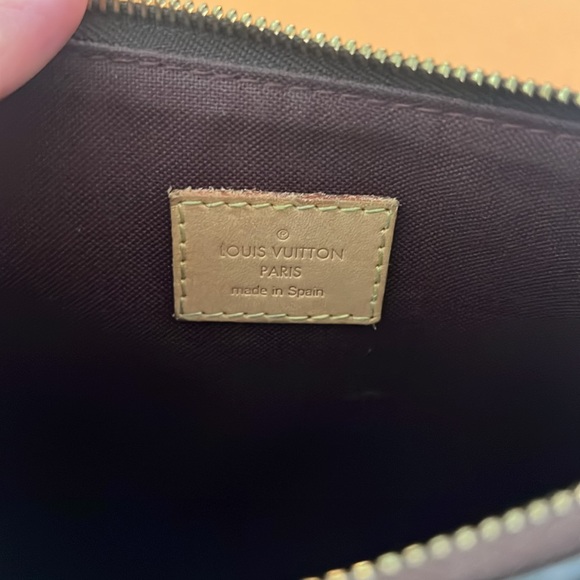 Louis Vuitton Mabillon Crossbody - Picture 4 of 11